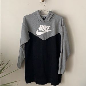Nike women’s tunic sweatshirt